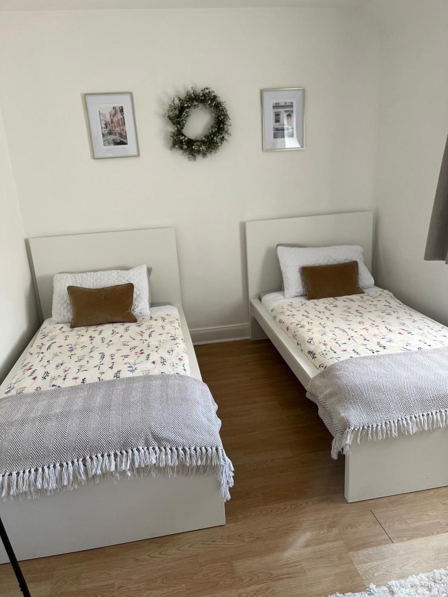 2 Bedroom House In Belfast With Garden Exterior photo
